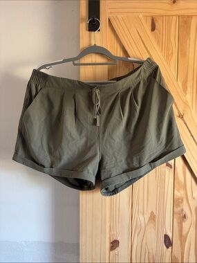 ZYIA Olive Summer Shorts